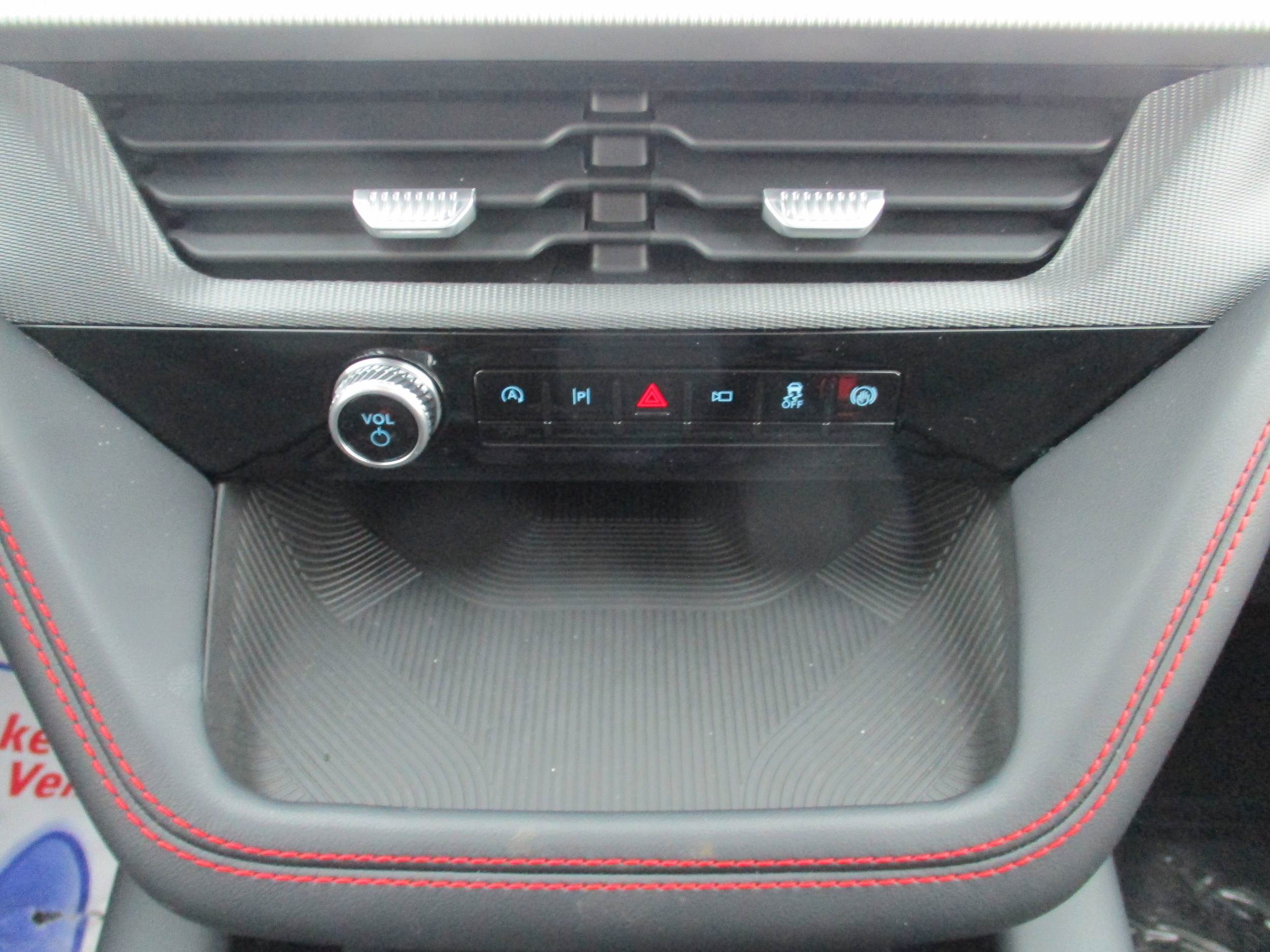 2026 Ford Explorer ST - Photo 15