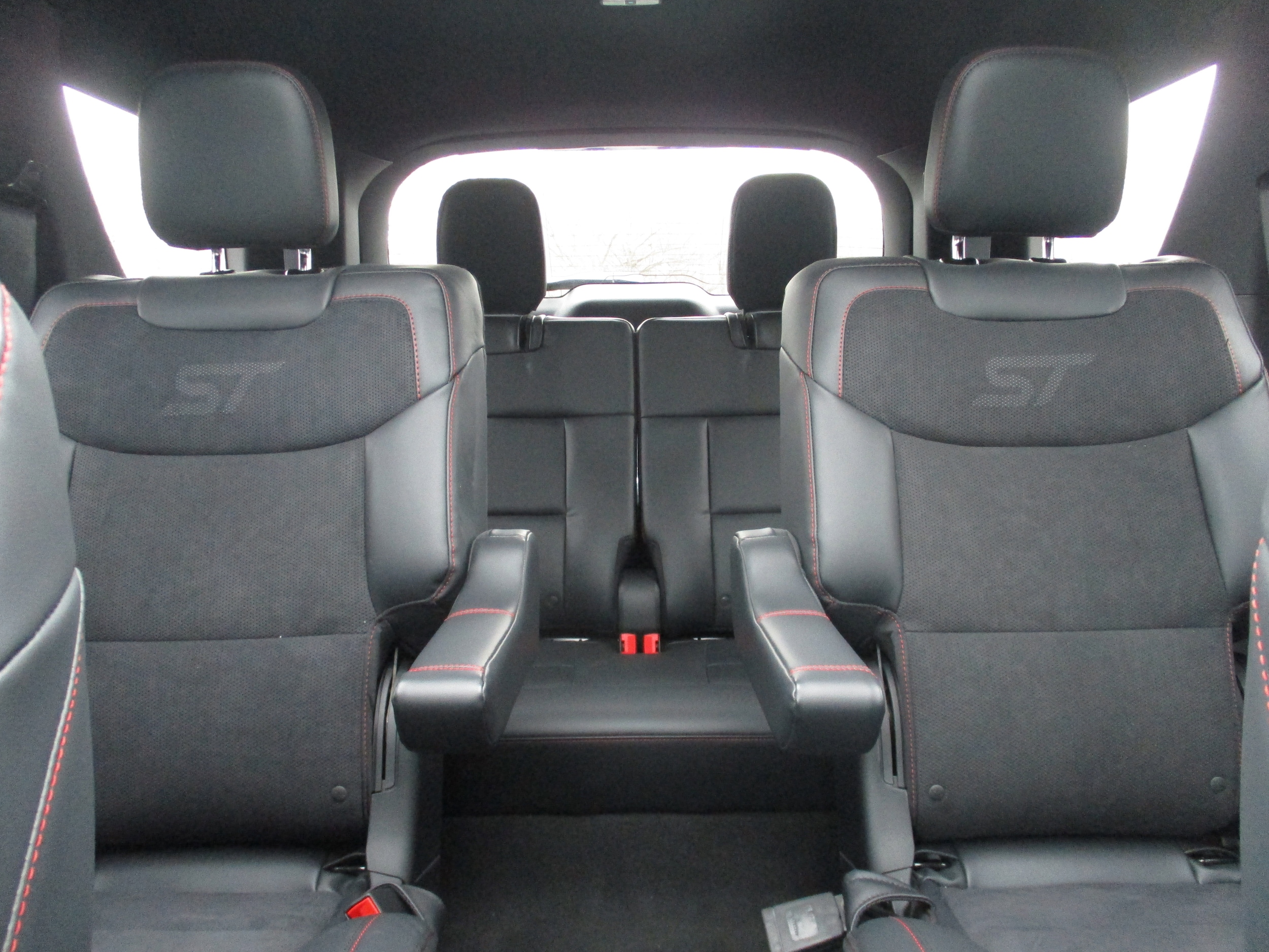 2026 Ford Explorer ST - Photo 33