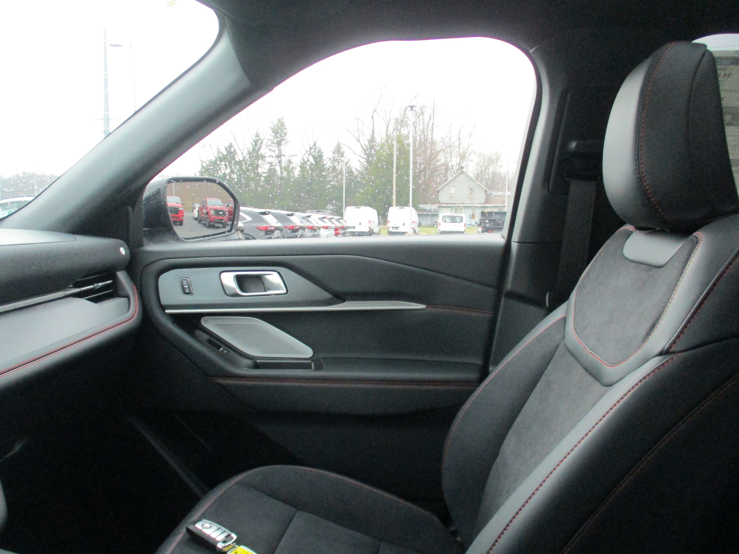 2026 Ford Explorer ST - Photo 31