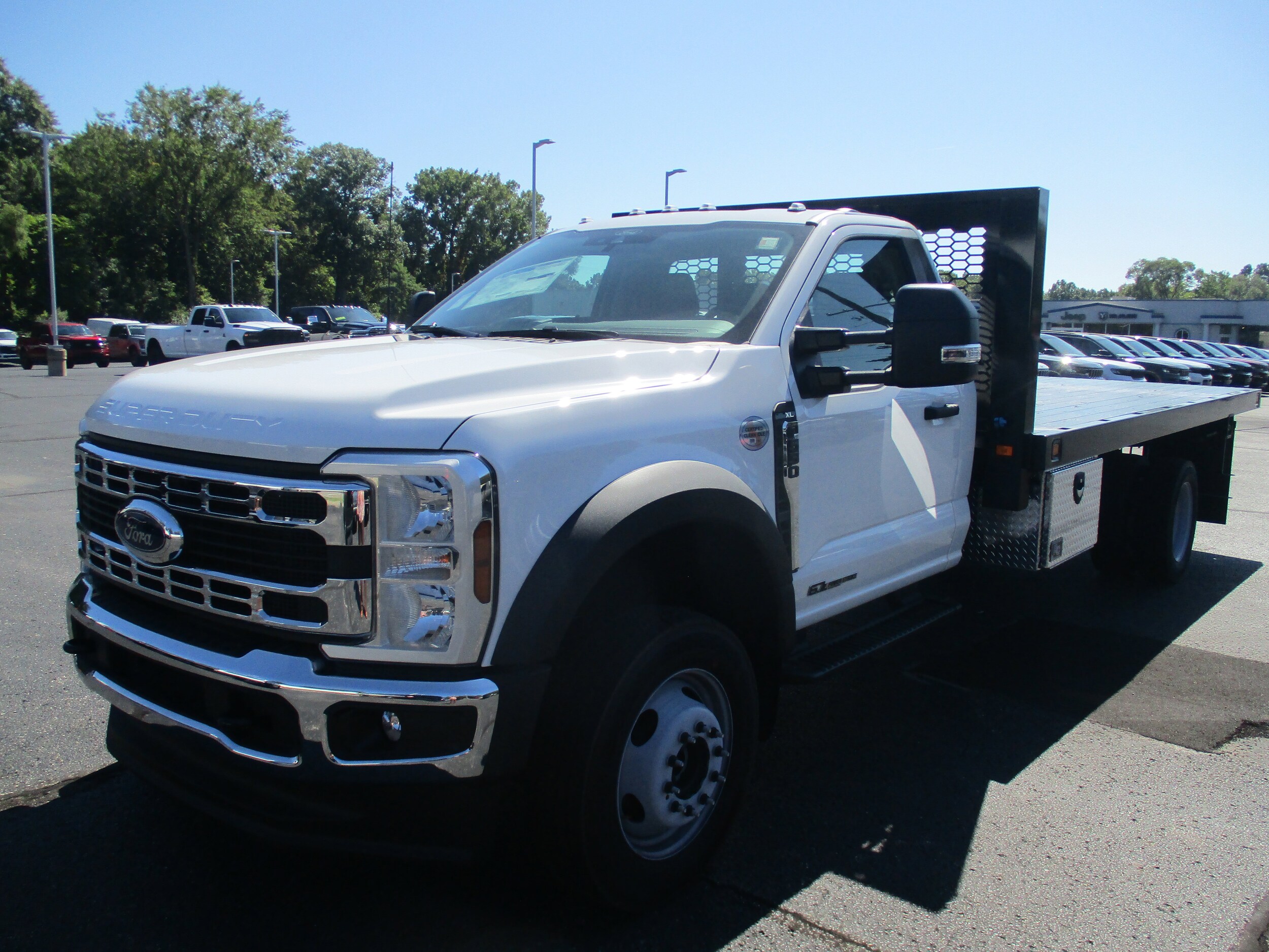 2025 Ford F-550 XL photo 4
