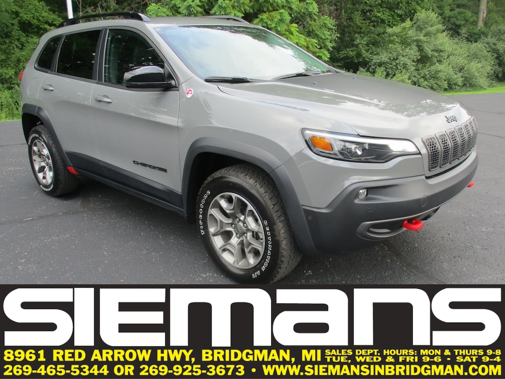 Used 2023 Jeep Cherokee Trailhawk SUV