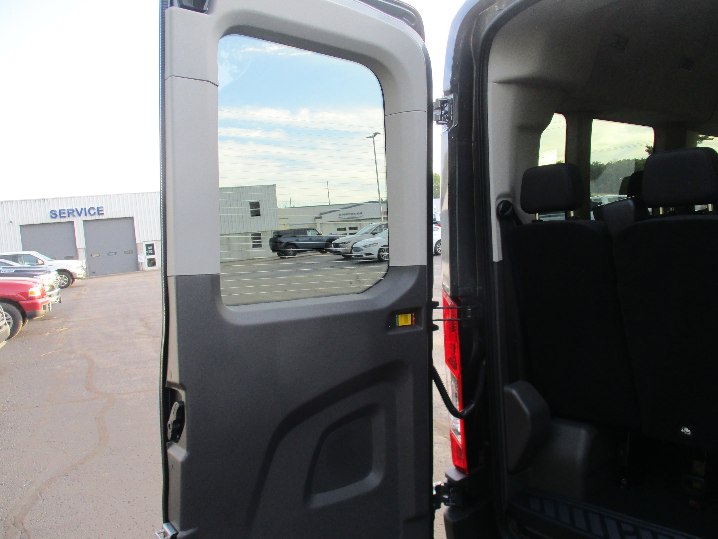 2025 Ford Transit Passenger Van XLT - Photo 18