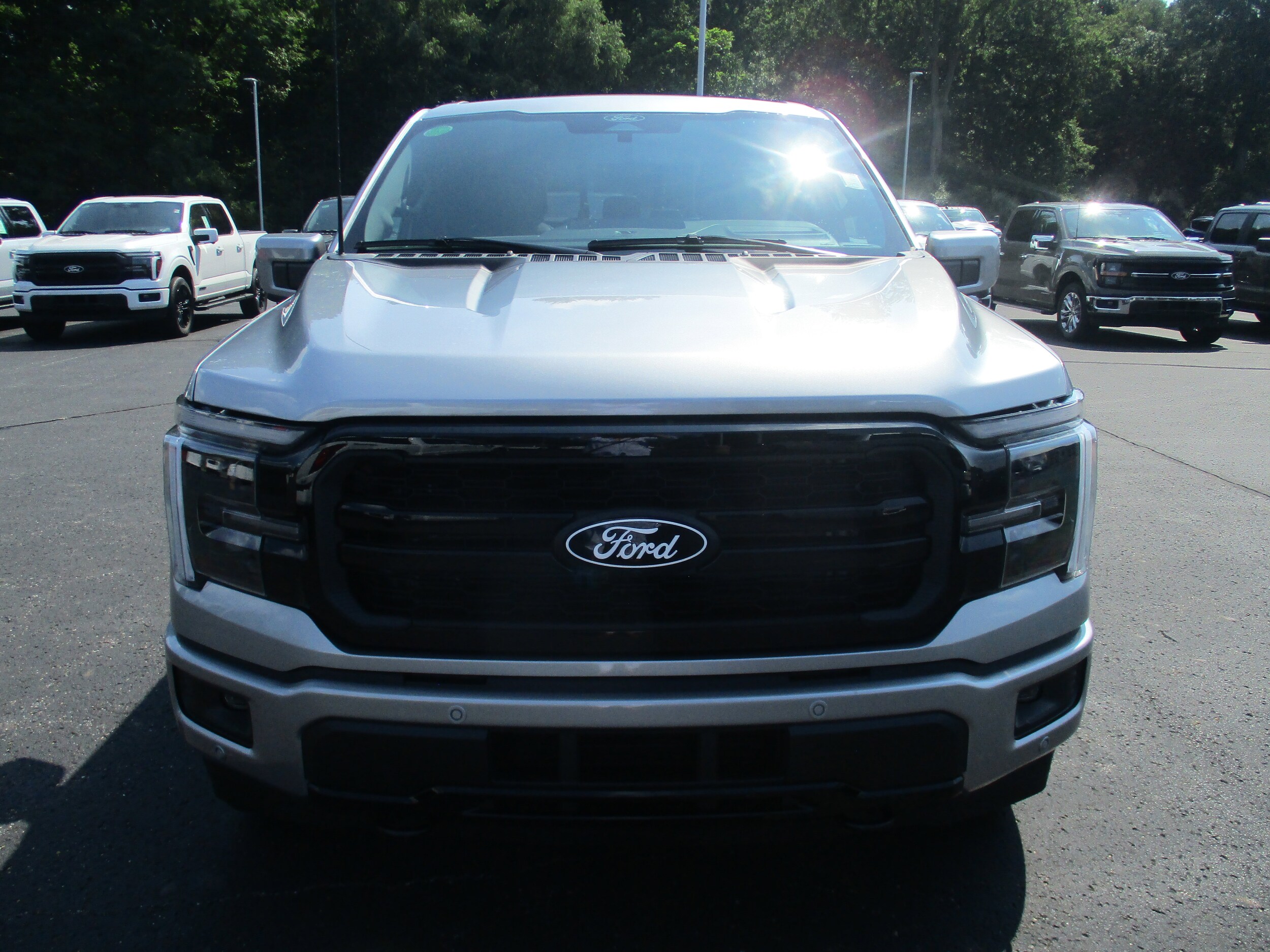 2025 Ford F-150 Lariat photo 4