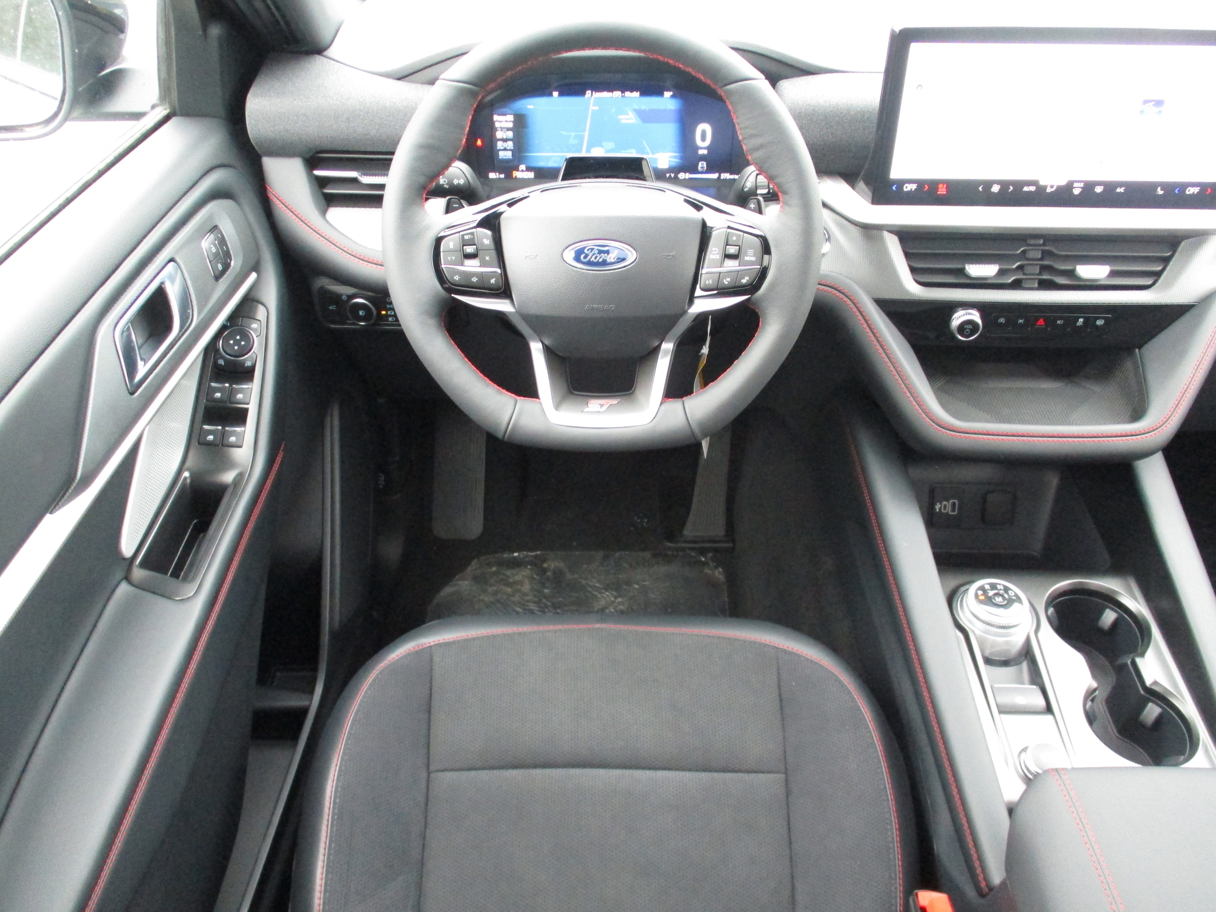 2026 Ford Explorer ST - Photo 11