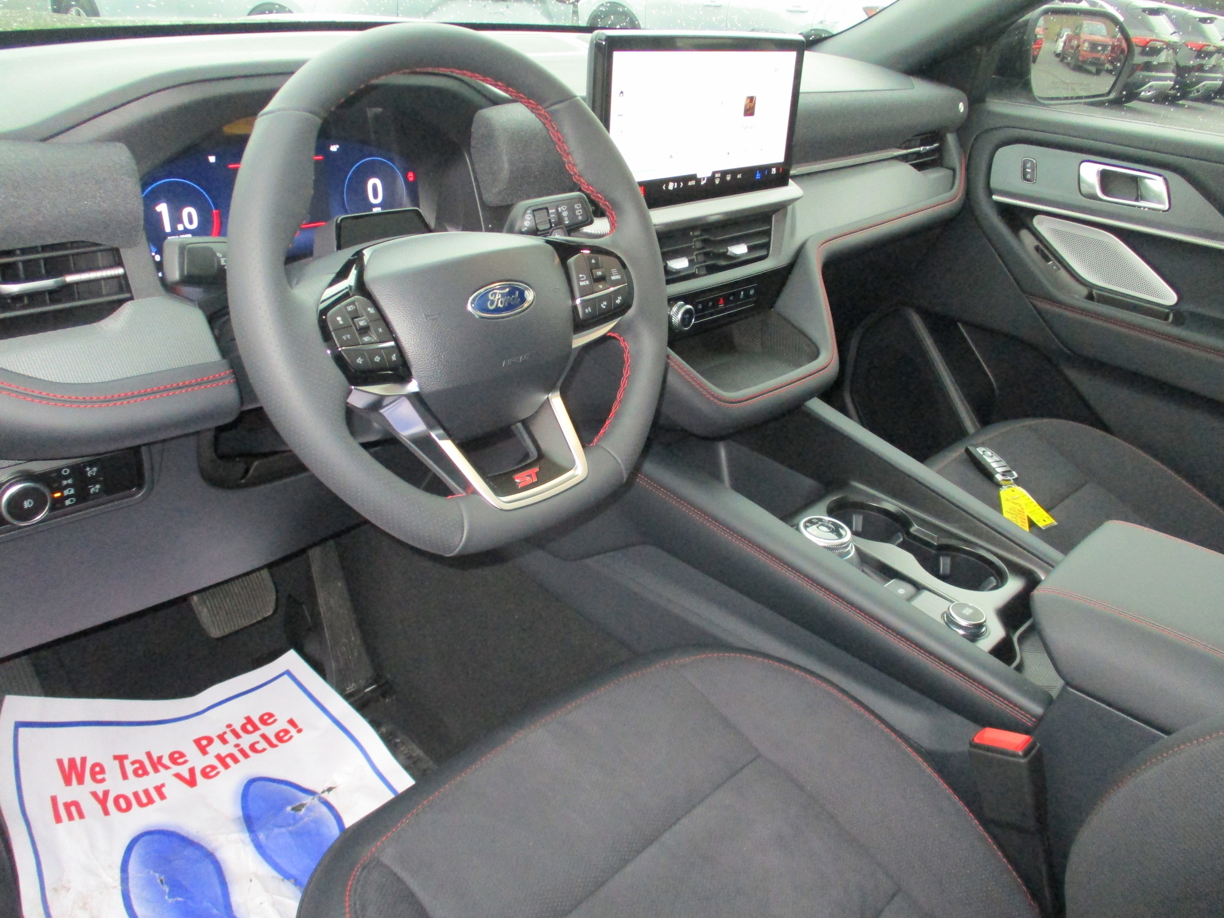 2026 Ford Explorer ST - Photo 28