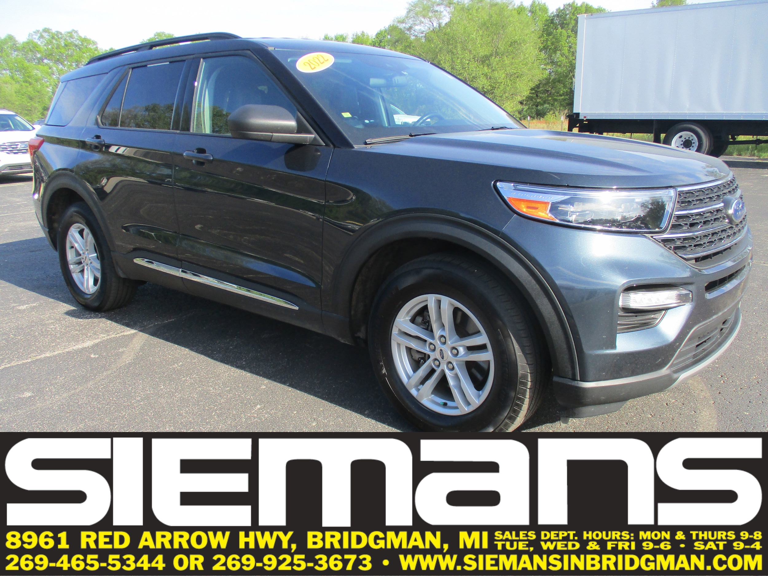 2022 Ford Explorer XLT 4WD's photo