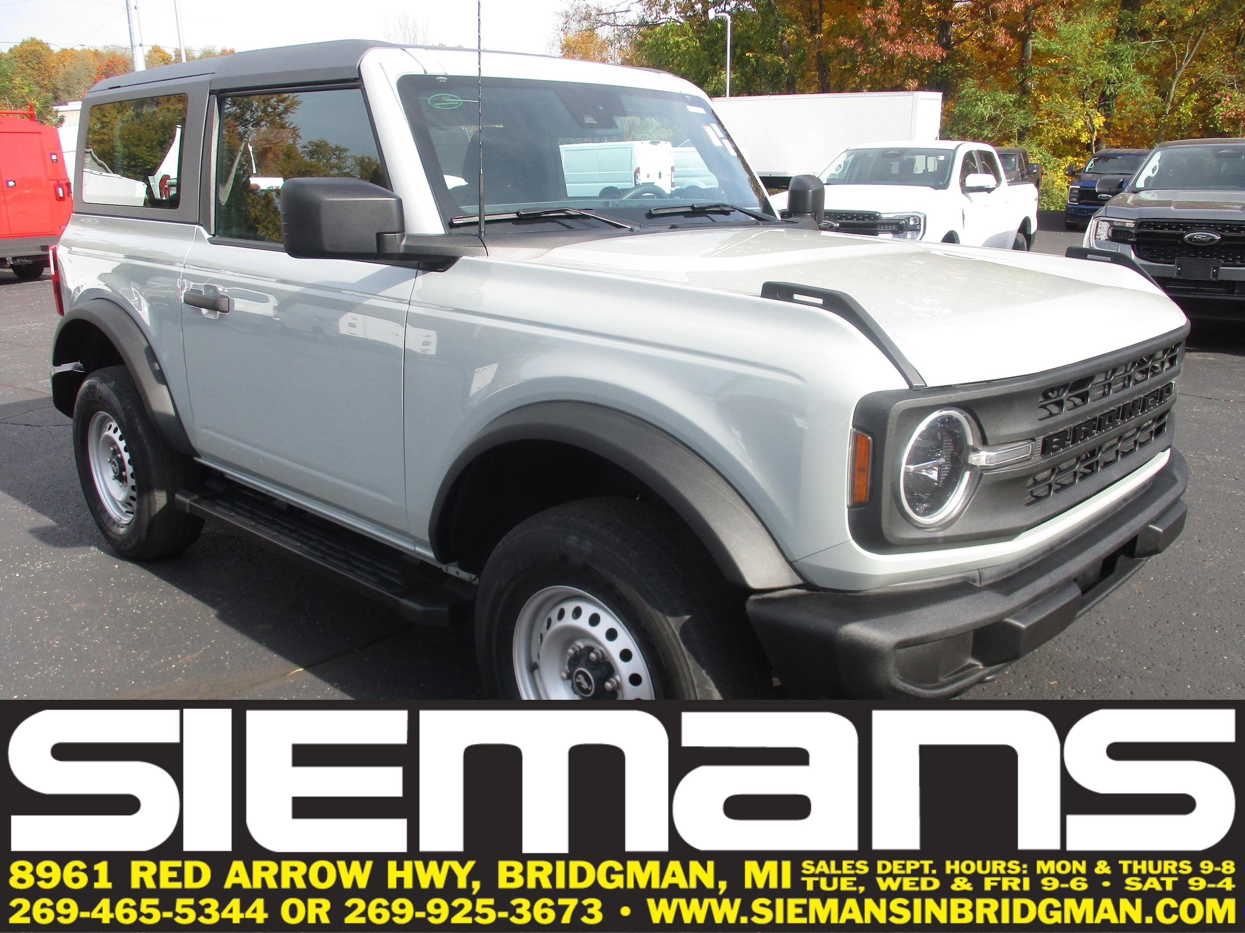 2023 Ford Bronco 2-Door Base's photo