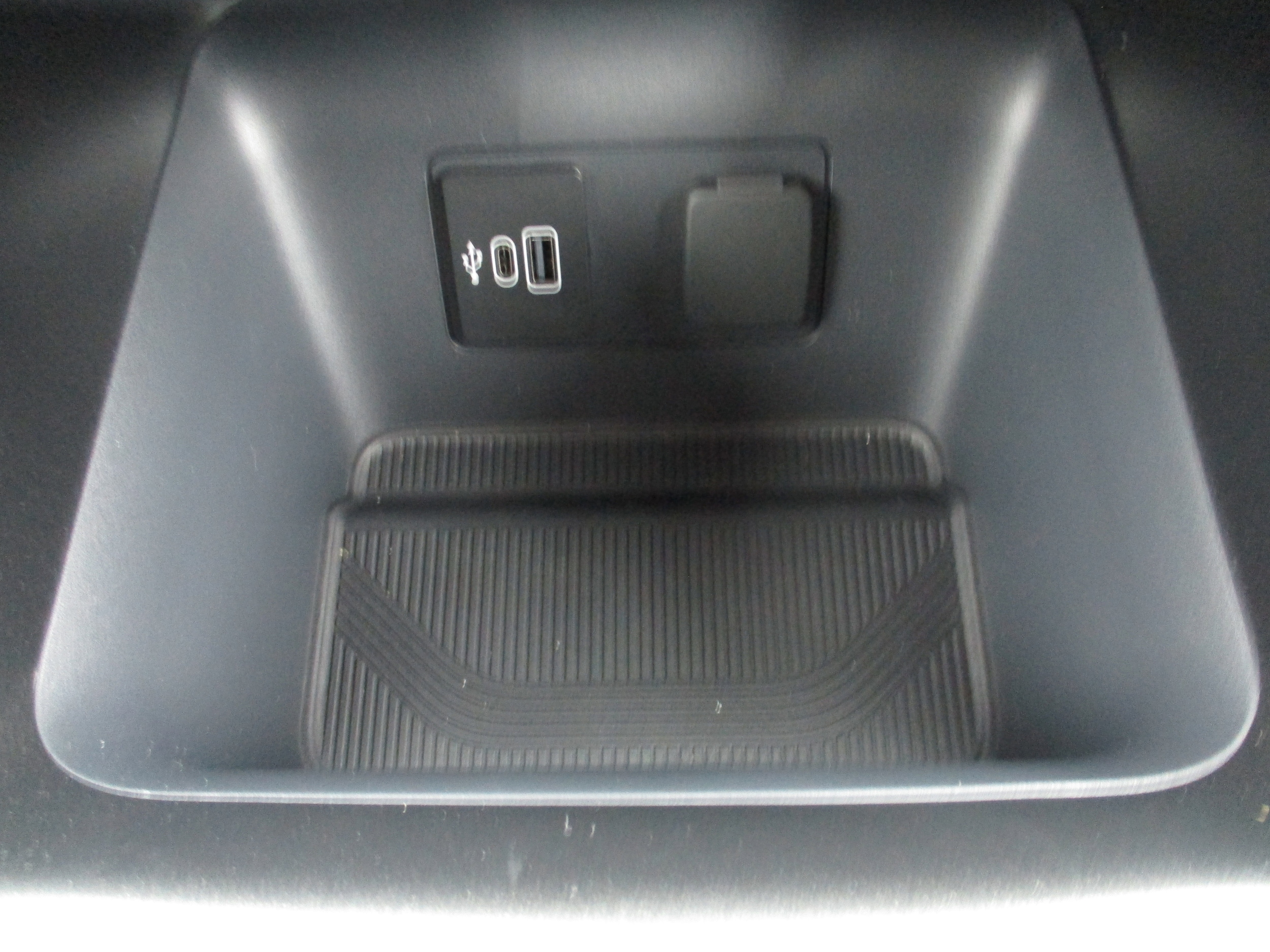 2026 Ford Explorer ST - Photo 16