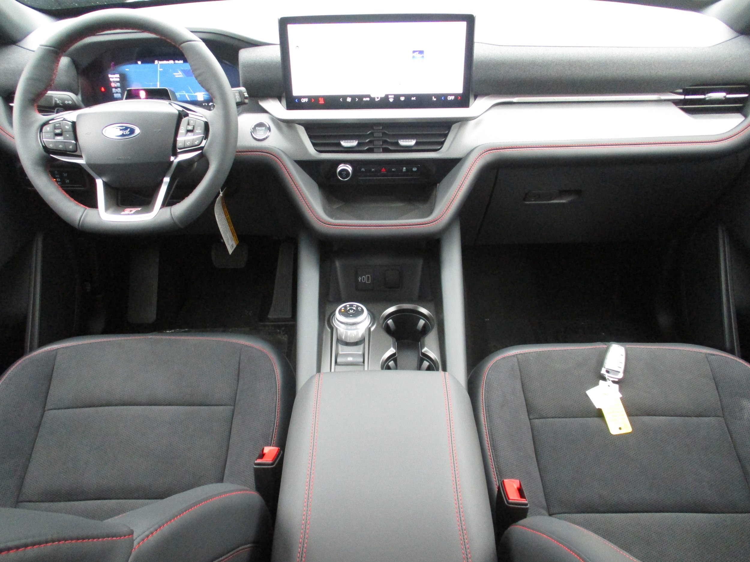 2026 Ford Explorer ST - Photo 10