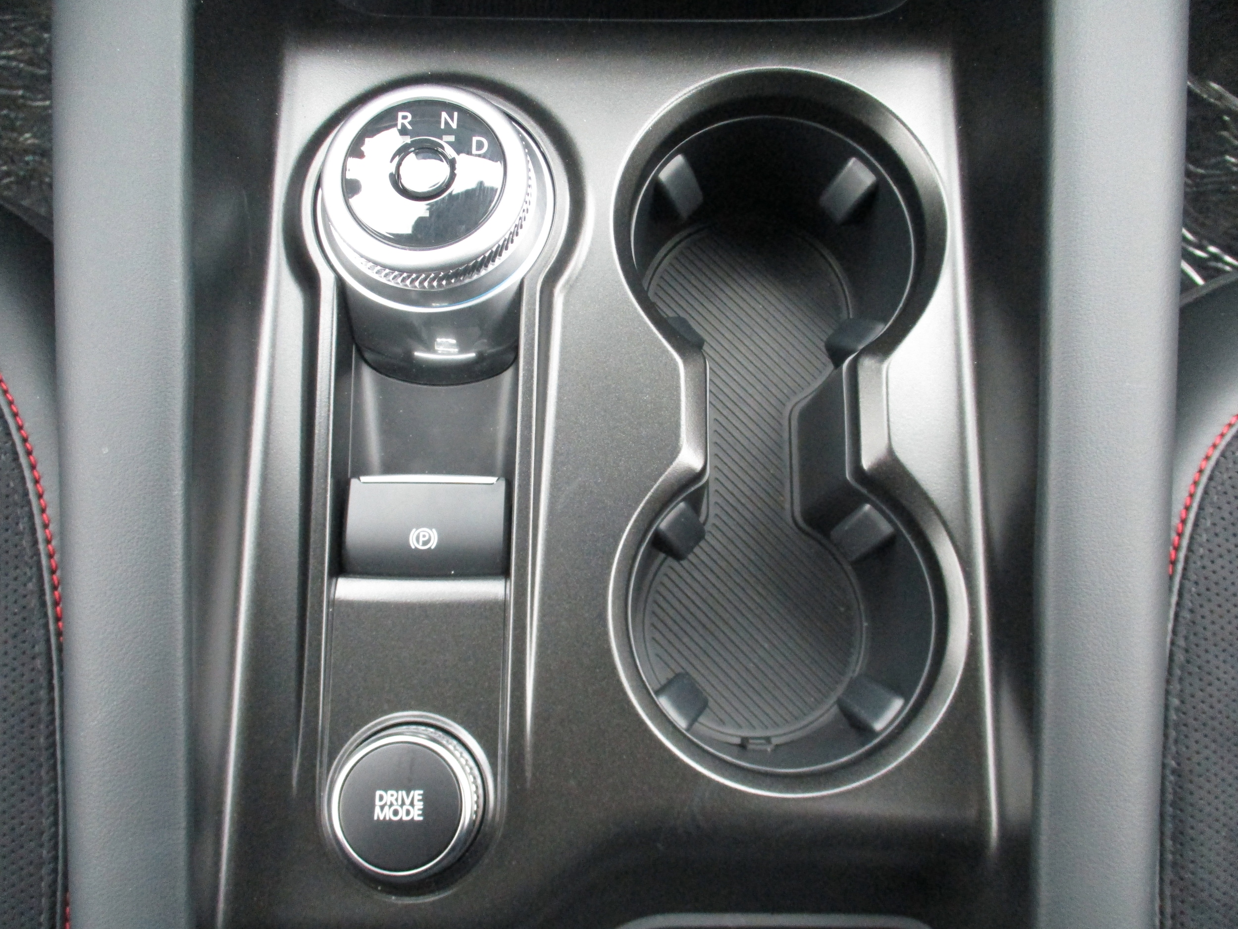 2026 Ford Explorer ST - Photo 14