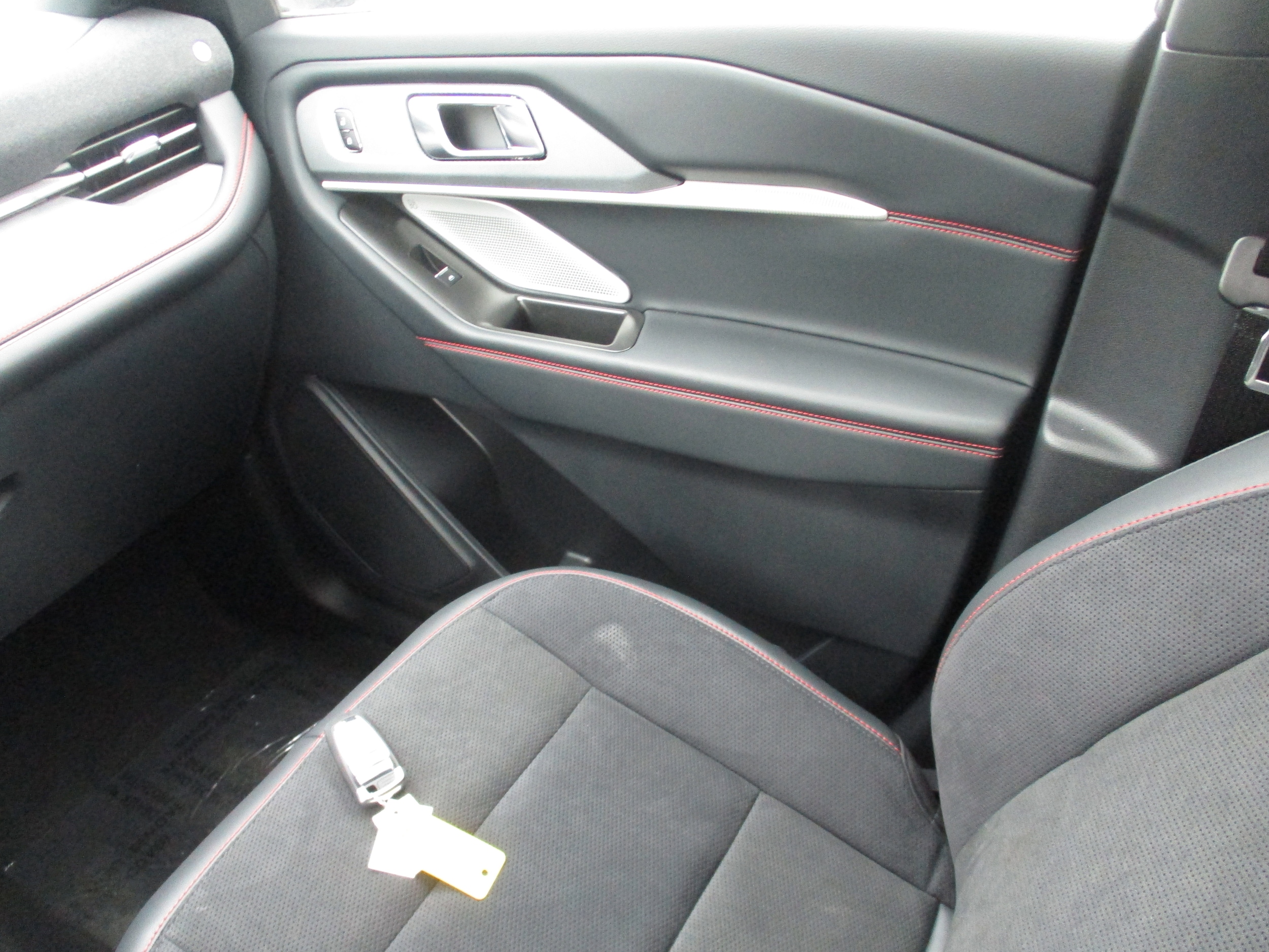 2026 Ford Explorer ST - Photo 21