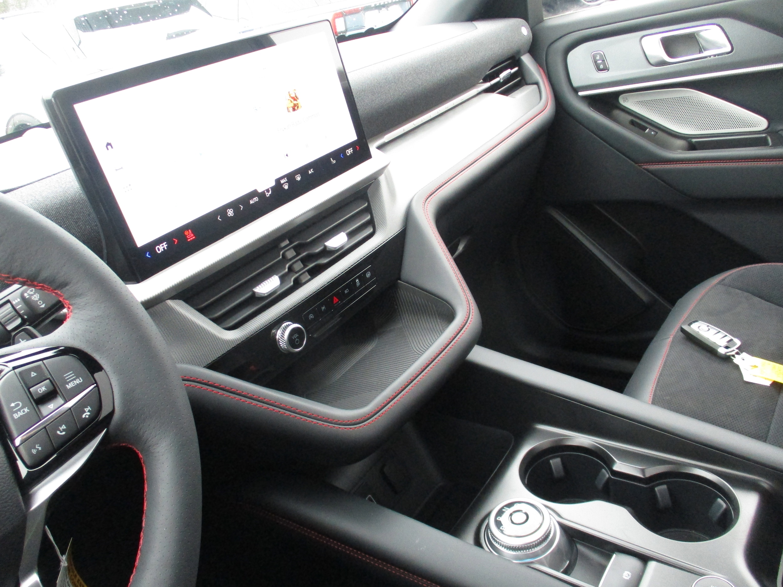2026 Ford Explorer ST - Photo 30