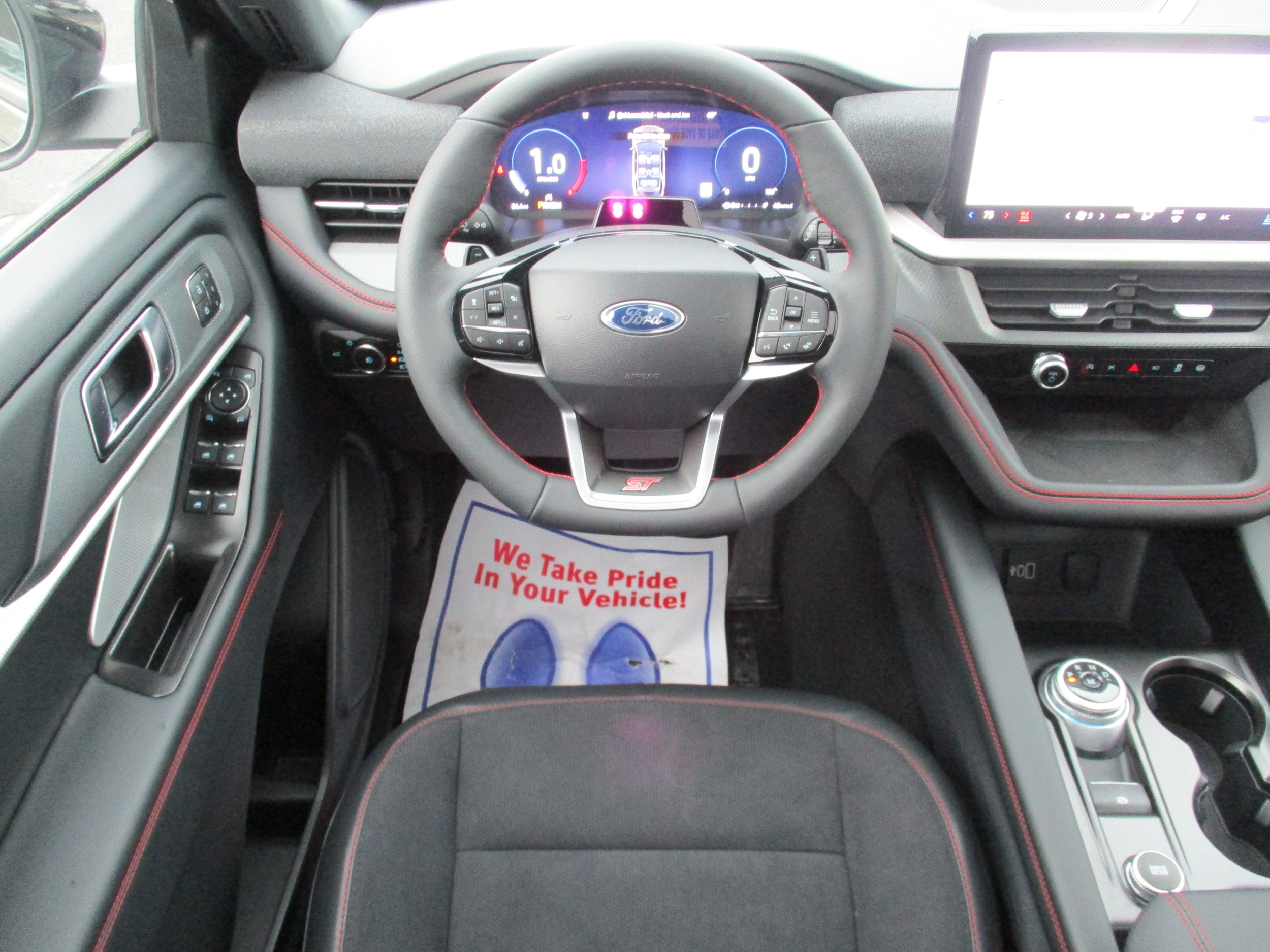 2026 Ford Explorer ST - Photo 11