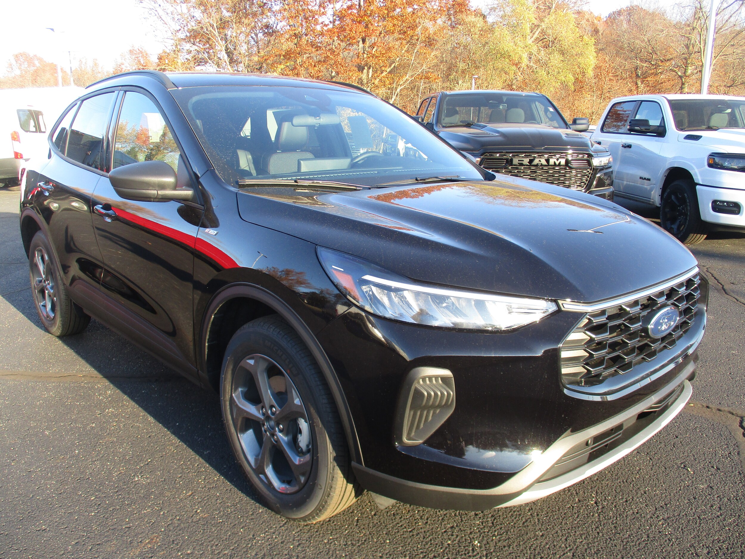 2026 Ford Escape ST-Line photo 2