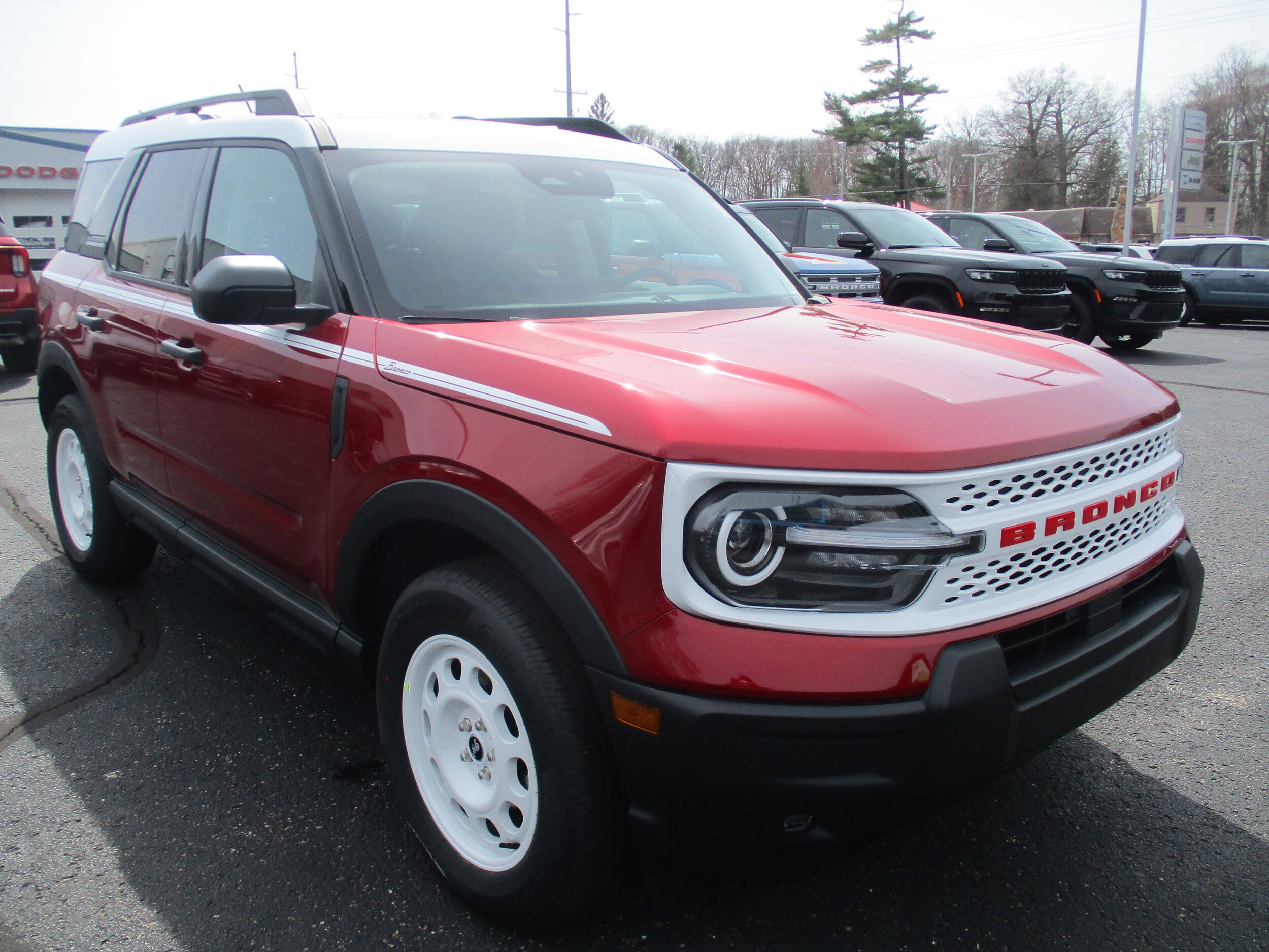 2025 Ford Bronco Sport Heritage photo 2