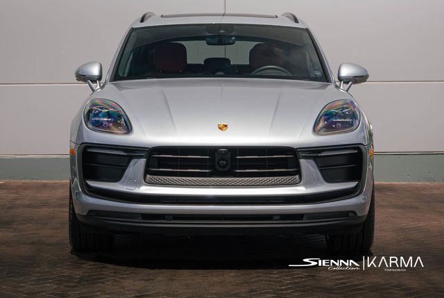 2024 Porsche Macan T photo 2
