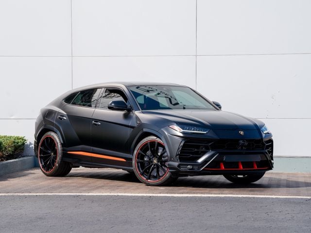 2022 Lamborghini Urus 4.0 V8 Graphite Capsule's photo