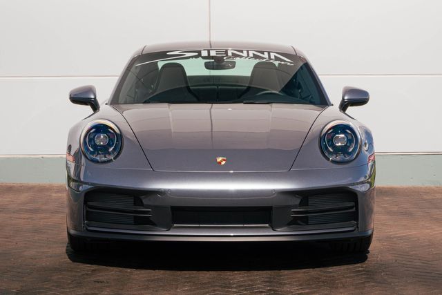 2025 Porsche 911 photo 4