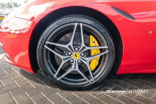 2018 Ferrari California T - Photo 40