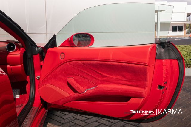 2018 Ferrari California T - Photo 31