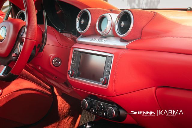 2018 Ferrari California T - Photo 35
