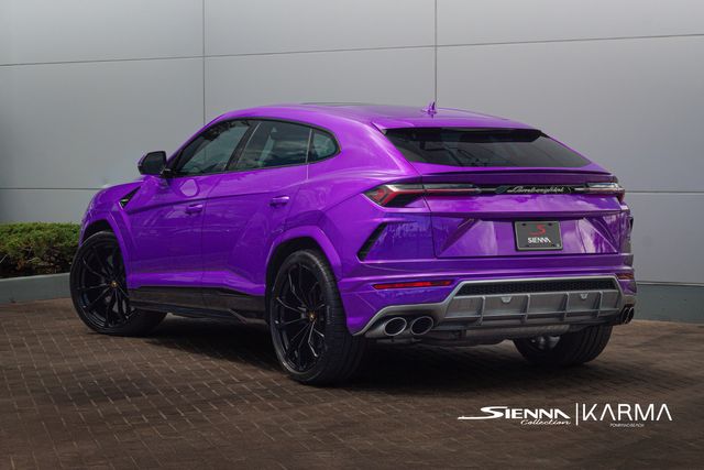 2021 Lamborghini Urus photo 3
