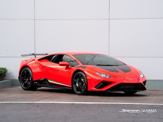2022 Lamborghini Huracan EVO Coupe's photo