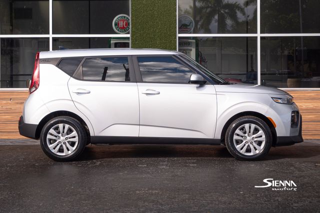 2020 Kia Soul LX S X-Line photo 2