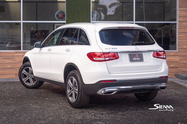 2019 Mercedes Benz GLC 300 photo 2