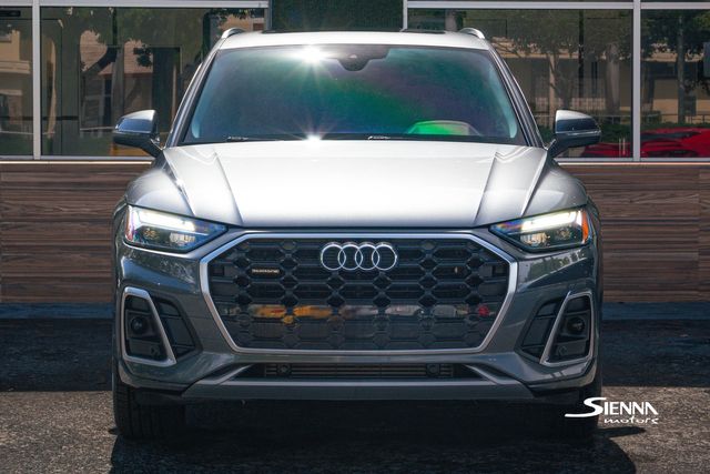 2022 Audi Q5 45 S line Premium photo 2