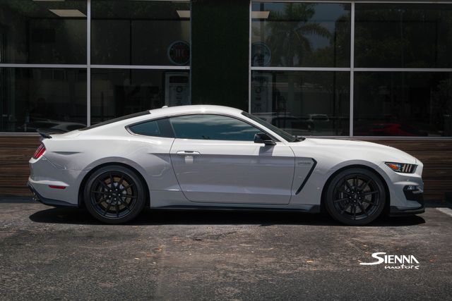 2016 Ford Mustang Shelby photo 3