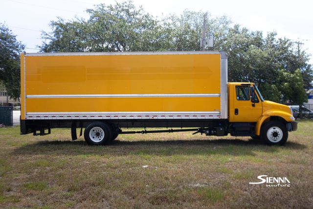 2019 International 4300 DuraStar 4300 photo 2