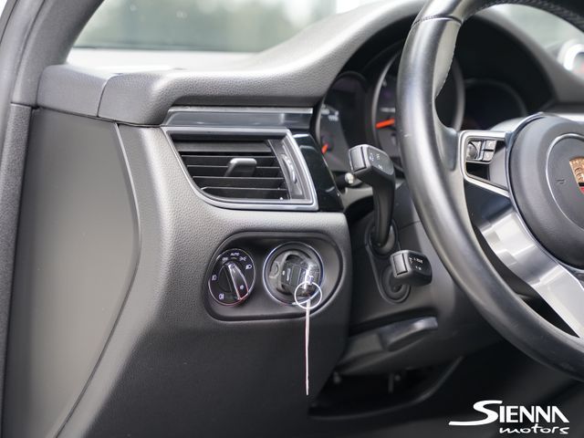 2018 Porsche Macan Base - Photo 22