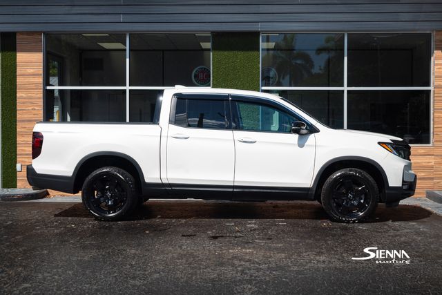 2024 Honda Ridgeline Black Edition photo 3