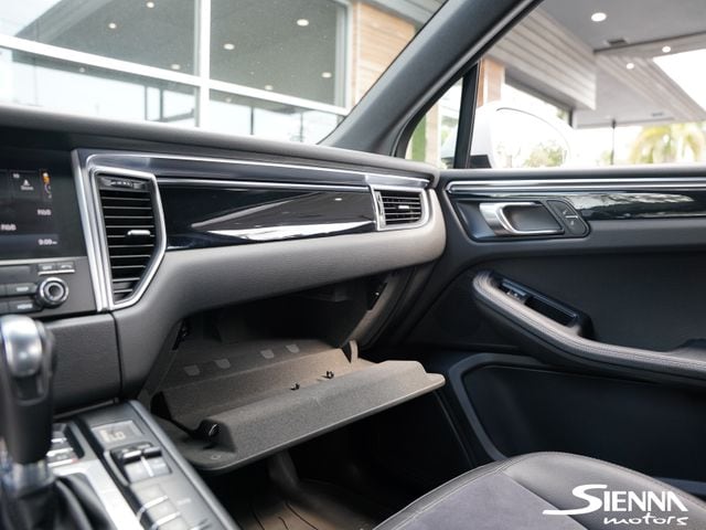 2018 Porsche Macan Base - Photo 33