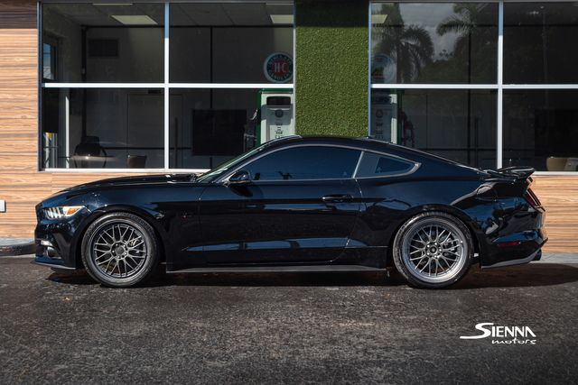 2016 Ford Mustang GT Premium photo 4