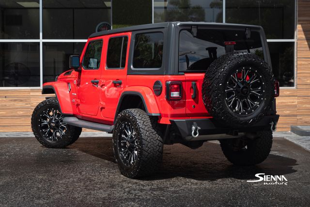 2019 Jeep Wrangler Unlimited Sahara photo 2