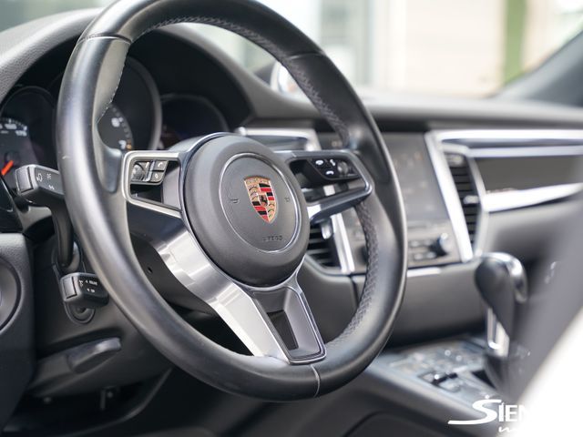 2018 Porsche Macan Base - Photo 21