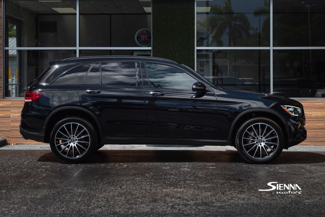2022 Mercedes Benz GLC 300 4MATIC photo 2
