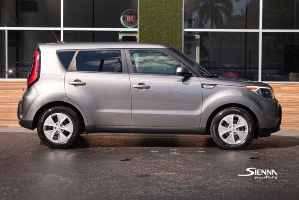 Used 2015 Kia Soul Base FWD Hatchback