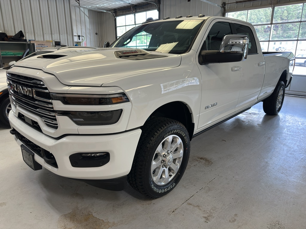 2025 Ram 2500 LARAMIE CREW CAB 4X4 8' BOX