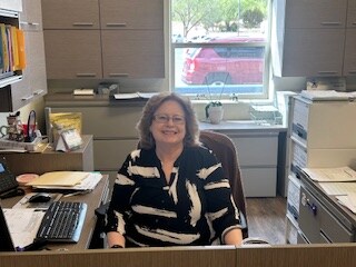 Staff member Lisa  Busby from ID_9f6508
