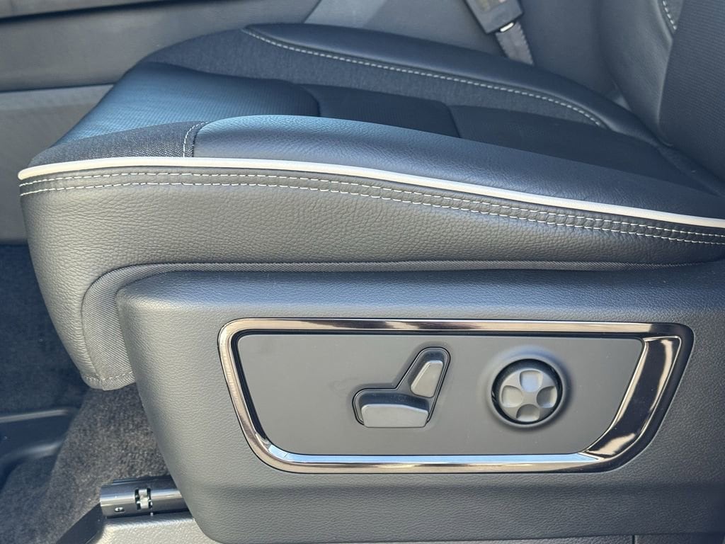 2026 RAM 1500 Limited - Photo 22