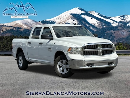 2022 Ram 1500 Classic SLT SLT 4x4 Crew Cab 57 Box 3C6RR7LGXNG388623