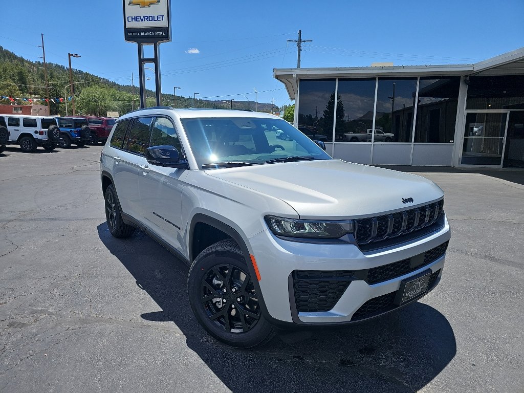 2026 Jeep Grand Cherokee L Laredo Altitude 4x4's photo