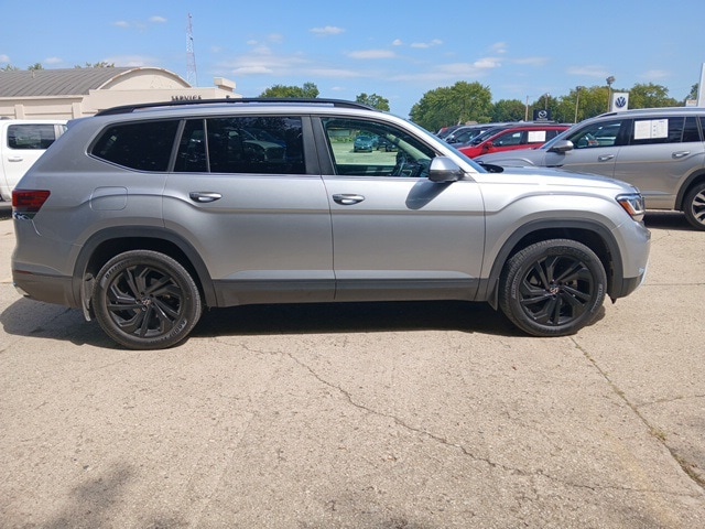 2022 Volkswagen Atlas 3.6L V6 SE w/Technology