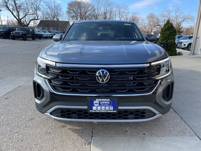 2025 Volkswagen Atlas Cross Sport SE Technology photo 3