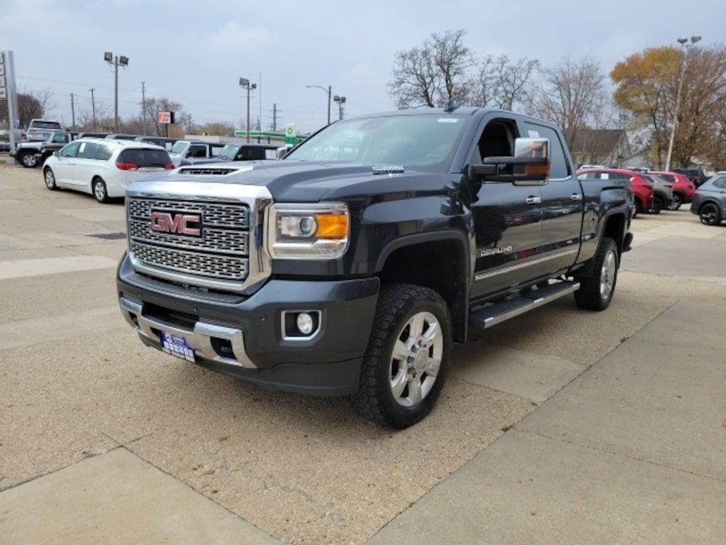 Used 2018 GMC Sierra 2500HD Denali Truck Crew Cab