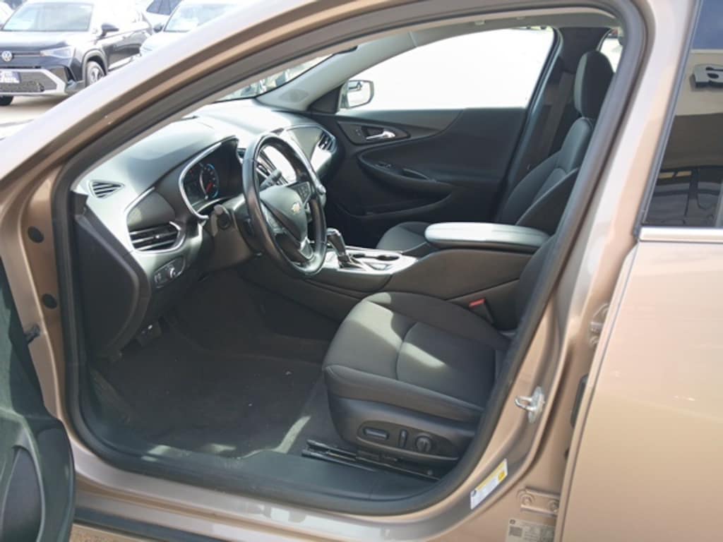 Used 2018 Chevrolet Malibu LT Sedan