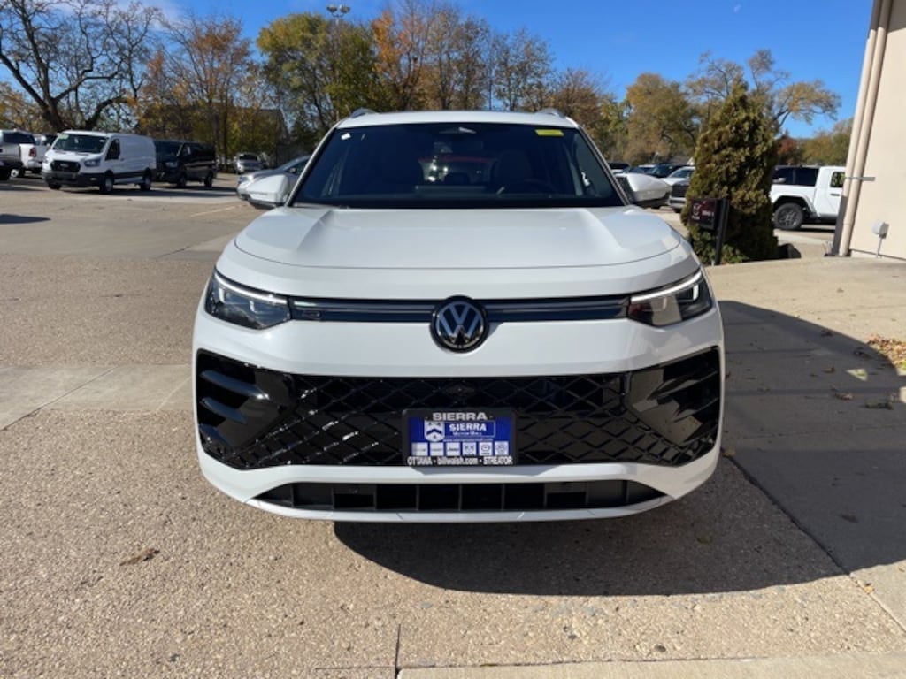New 2026 Volkswagen Tiguan 2.0T SEL R-Line SUV